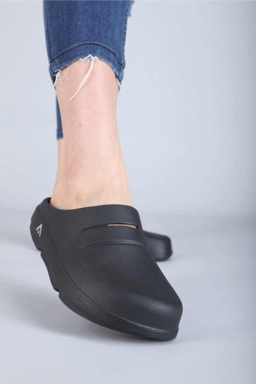 Fanture Halo Athletic Recovery Clogs Slippers - Ultra-Lightweight Comfort for Active Lifestyles